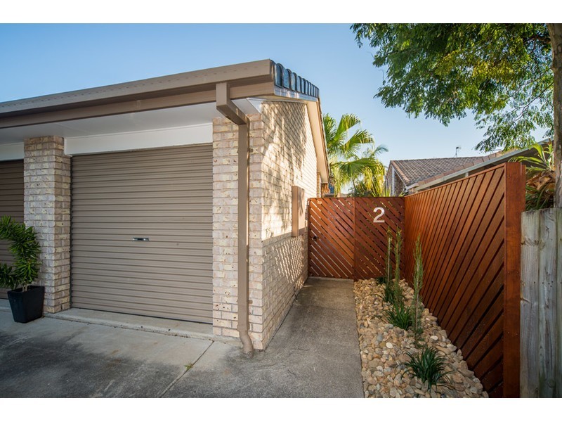 2/6 Jannie Court, Labrador QLD 4215