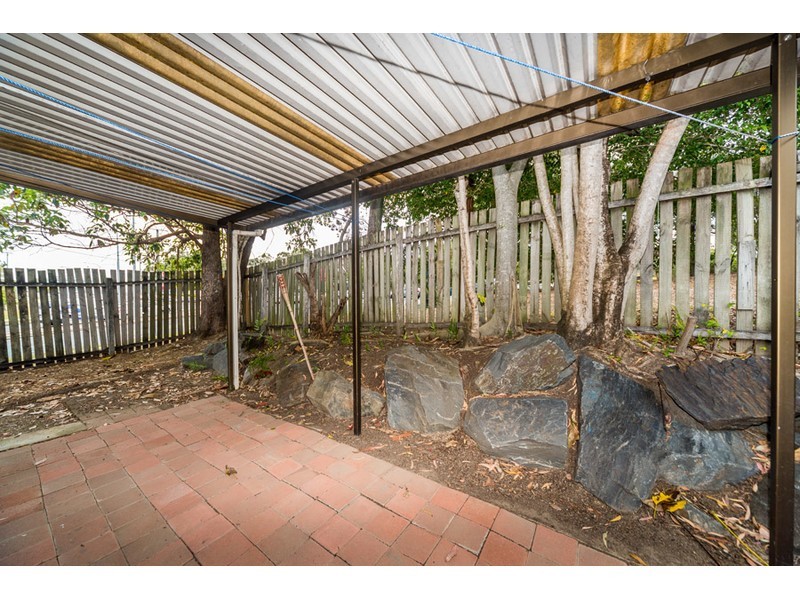 2/307 Government Road, Labrador QLD 4215