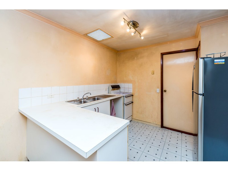 2/307 Government Road, Labrador QLD 4215