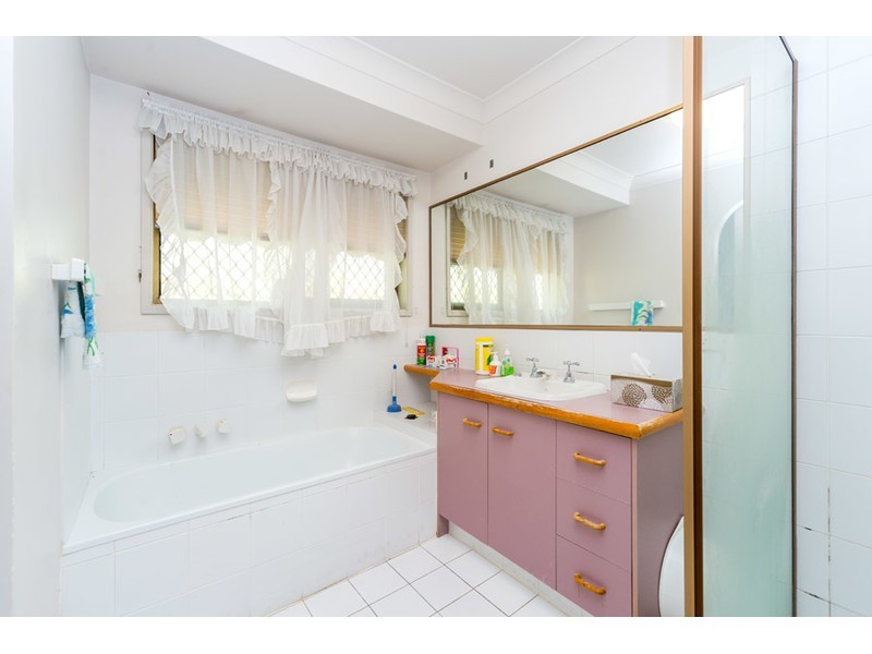 290 Central Street, Arundel QLD 4214