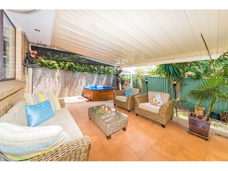 2/24 Senate Street, Labrador QLD 4215