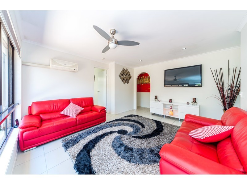 2/24 Senate Street, Labrador QLD 4215