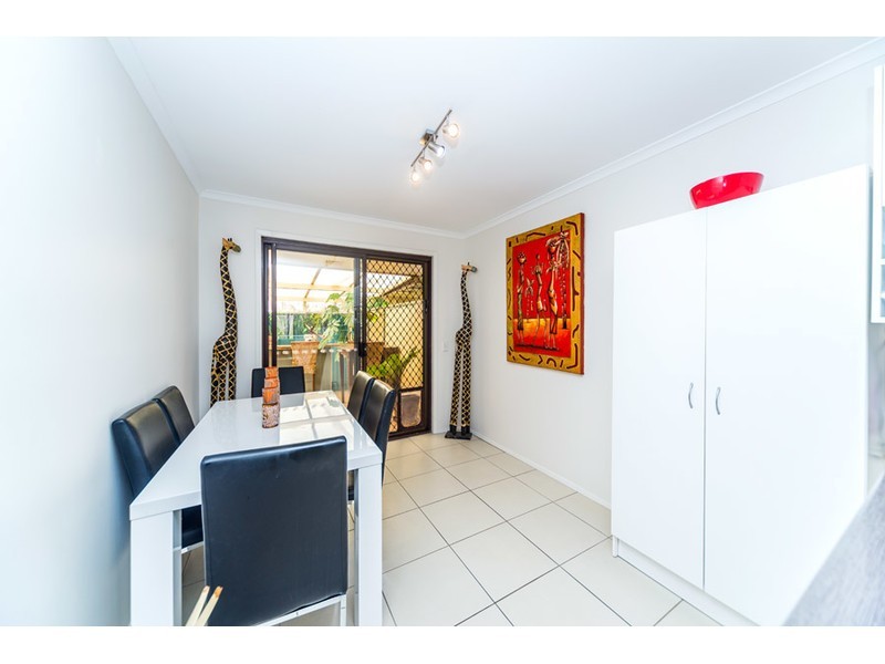 2/24 Senate Street, Labrador QLD 4215