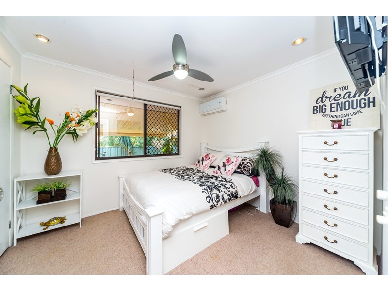 2/24 Senate Street, Labrador QLD 4215