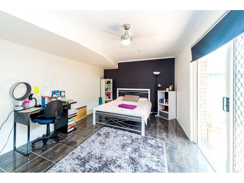 2/24 Senate Street, Labrador QLD 4215