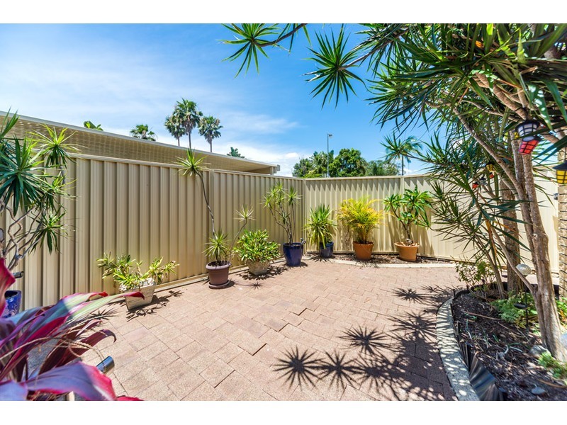 2/24 Senate Street, Labrador QLD 4215