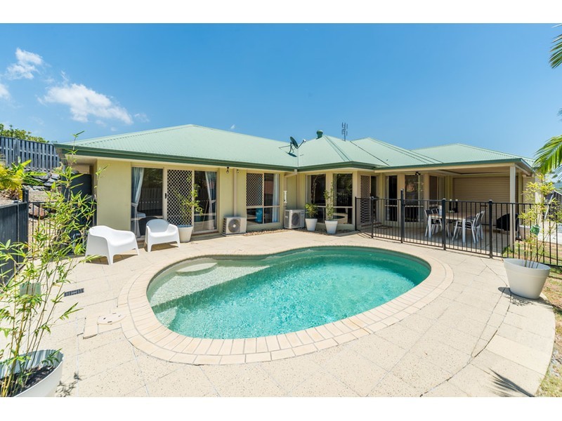 17 Blackheath Terrace, Pacific Pines QLD 4211