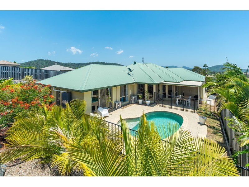 17 Blackheath Terrace, Pacific Pines QLD 4211