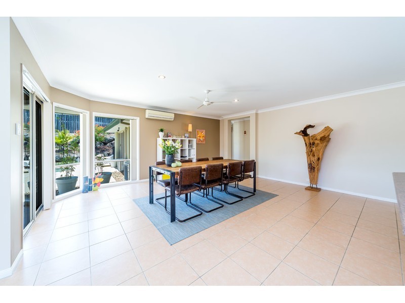 17 Blackheath Terrace, Pacific Pines QLD 4211