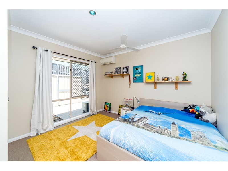 17 Blackheath Terrace, Pacific Pines QLD 4211
