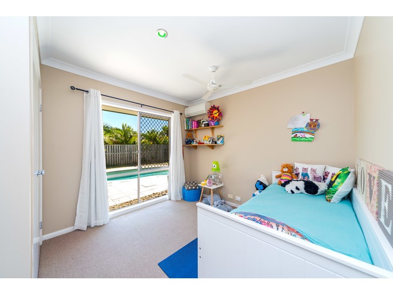 17 Blackheath Terrace, Pacific Pines QLD 4211