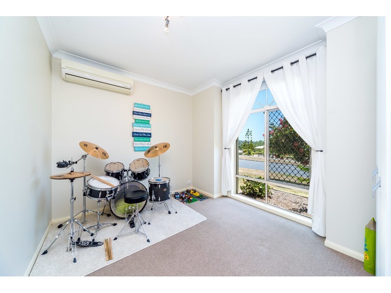 17 Blackheath Terrace, Pacific Pines QLD 4211