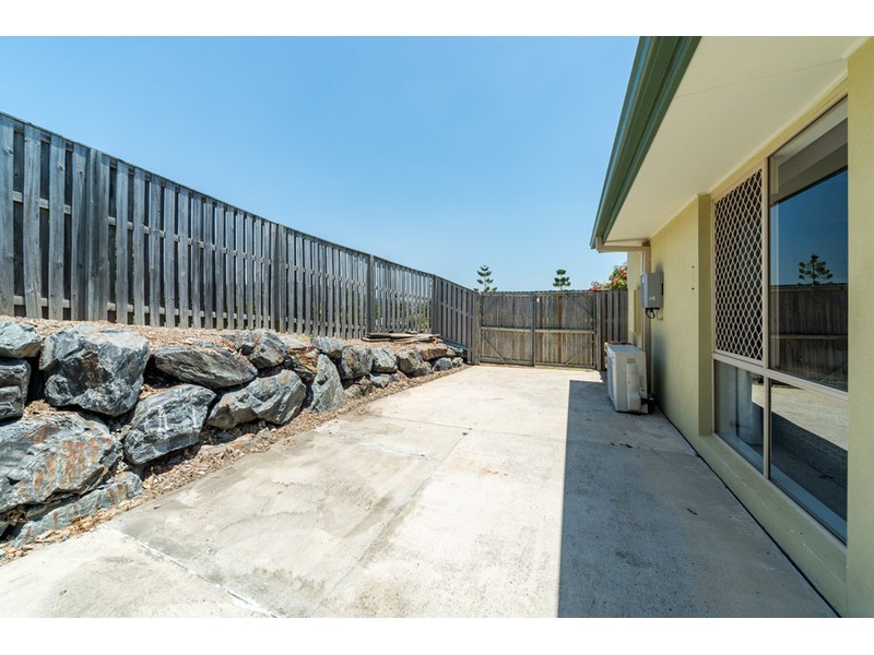 17 Blackheath Terrace, Pacific Pines QLD 4211