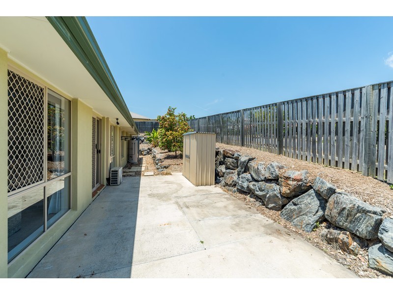 17 Blackheath Terrace, Pacific Pines QLD 4211