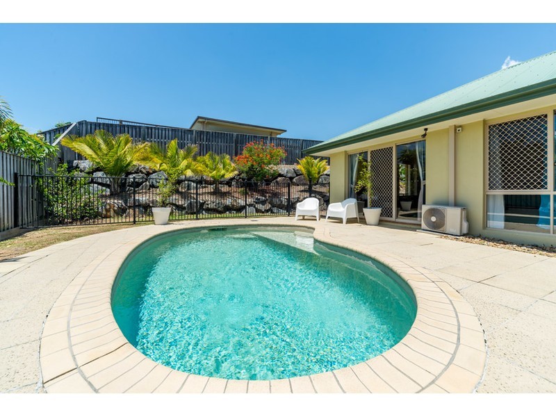 17 Blackheath Terrace, Pacific Pines QLD 4211