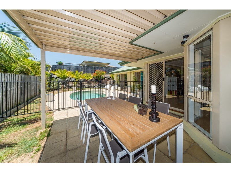17 Blackheath Terrace, Pacific Pines QLD 4211