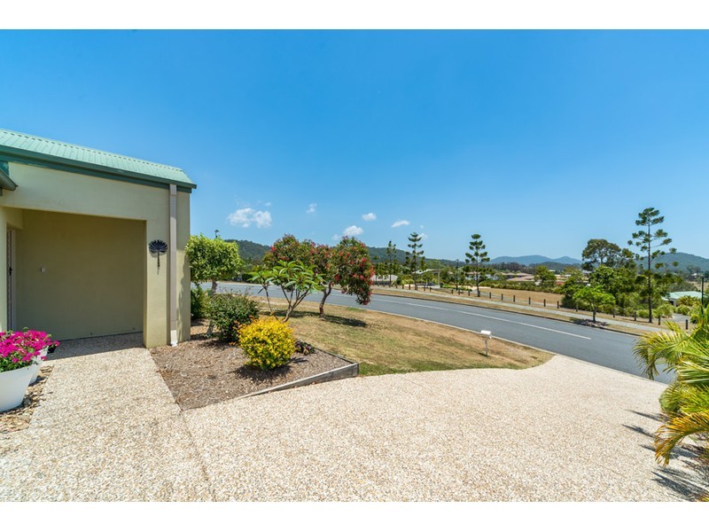 17 Blackheath Terrace, Pacific Pines QLD 4211