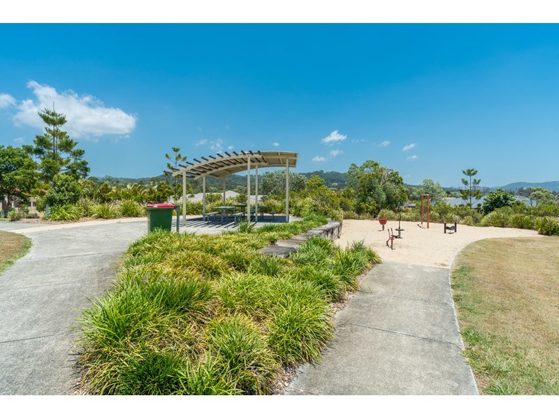 17 Blackheath Terrace, Pacific Pines QLD 4211