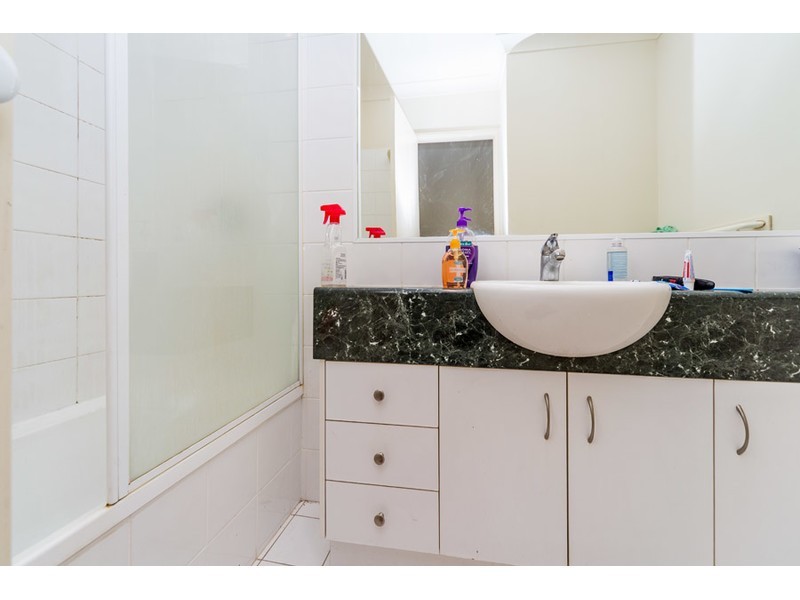 24/20 Brown Street, Labrador QLD 4215