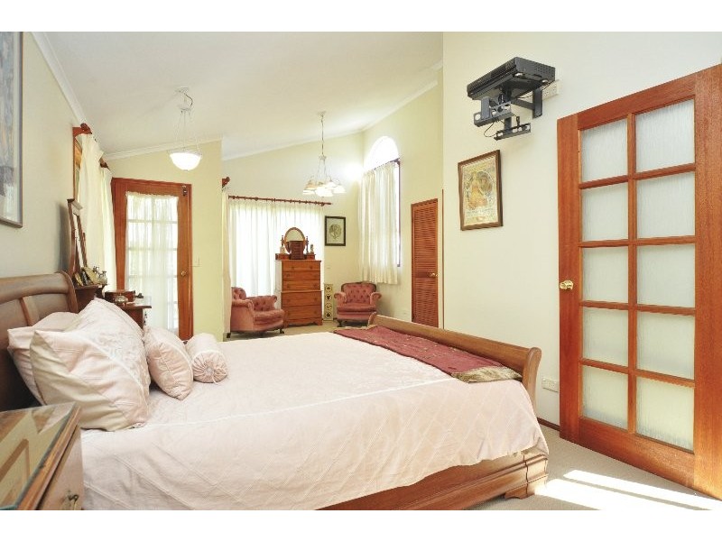 11B Turpin Road, Labrador QLD 4215