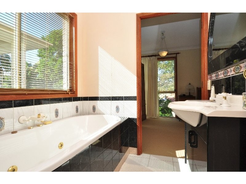 11B Turpin Road, Labrador QLD 4215