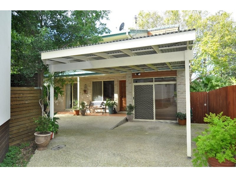 11B Turpin Road, Labrador QLD 4215