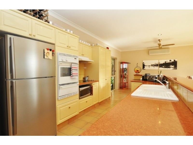 23 Fitzalan Circuit, Arundel QLD 4214