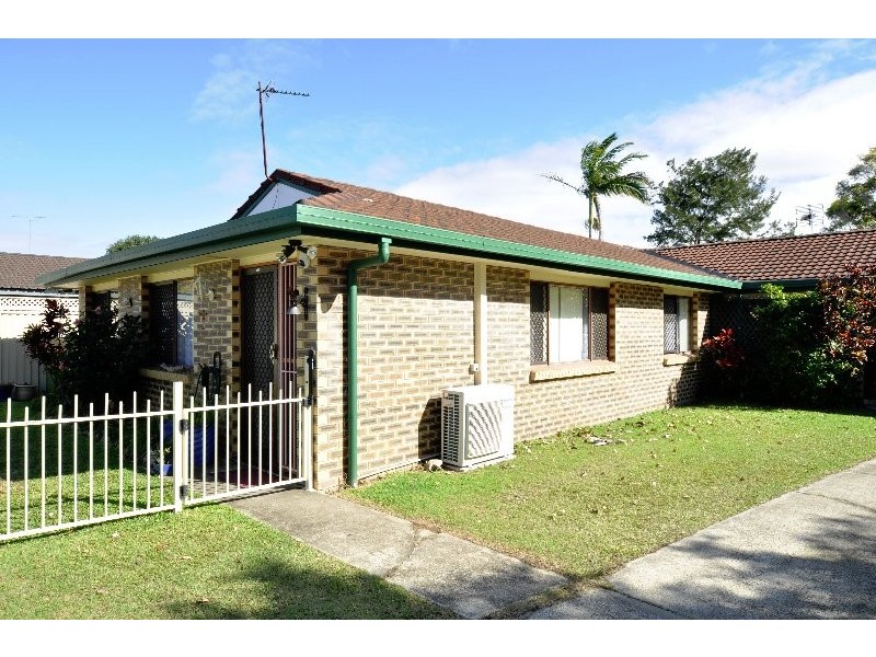 2/14 Davebill Court, Labrador QLD 4215