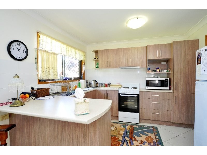 2/14 Davebill Court, Labrador QLD 4215