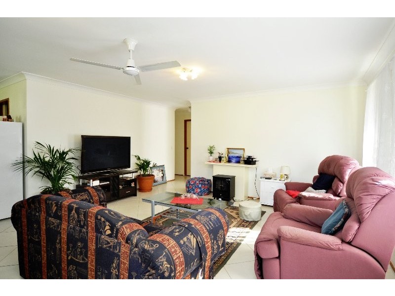 2/14 Davebill Court, Labrador QLD 4215