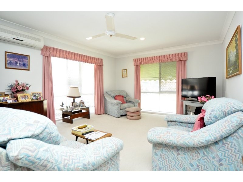 1/3 Riccarton Place, Labrador QLD 4215