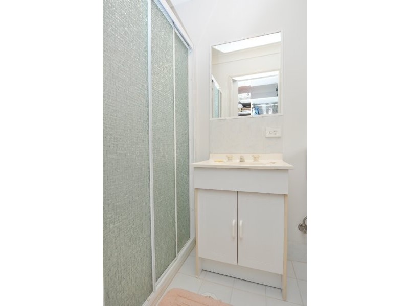 1/3 Riccarton Place, Labrador QLD 4215