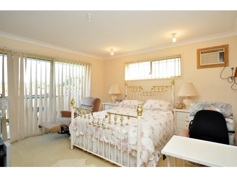 1 Kettlewell Chase, Arundel QLD 4214