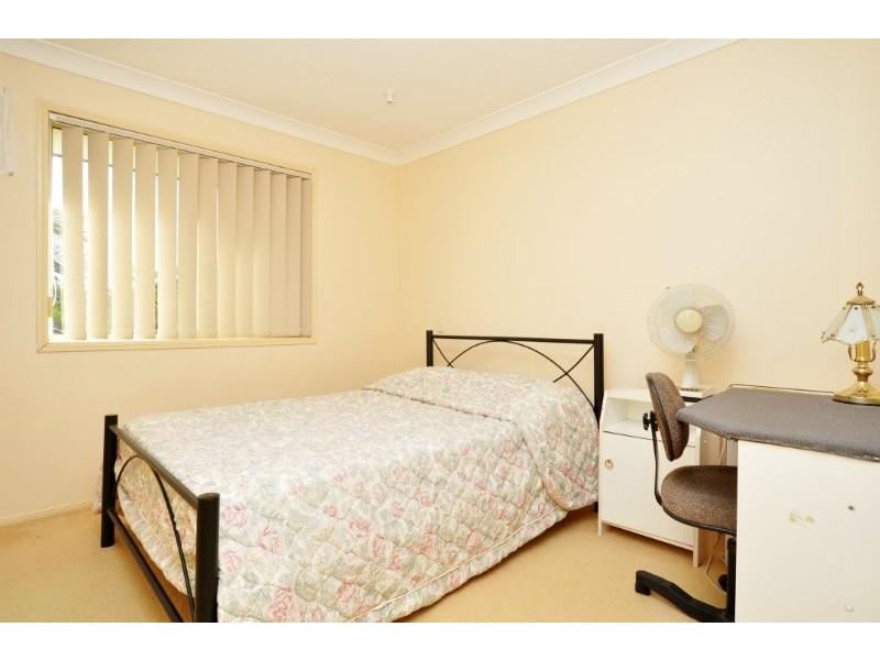 1 Kettlewell Chase, Arundel QLD 4214