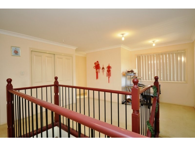 1 Kettlewell Chase, Arundel QLD 4214