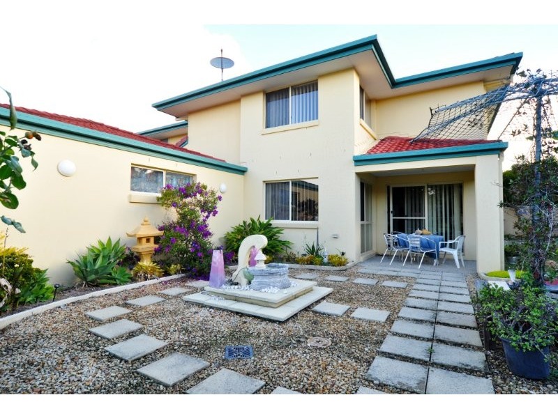 1 Kettlewell Chase, Arundel QLD 4214