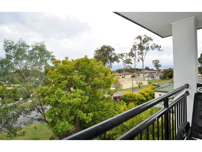 77 Tiger Drive, Arundel QLD 4214