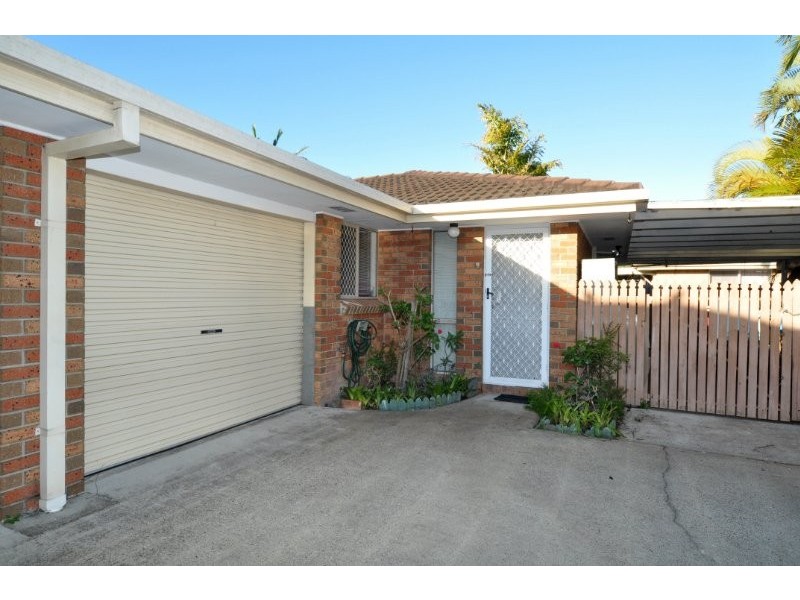 2/3 Riccarton Place, Labrador QLD 4215