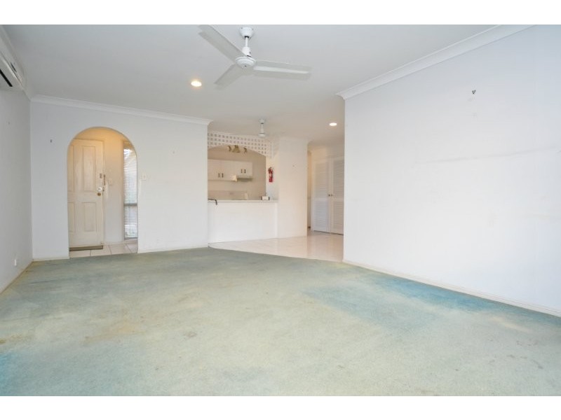 2/3 Riccarton Place, Labrador QLD 4215