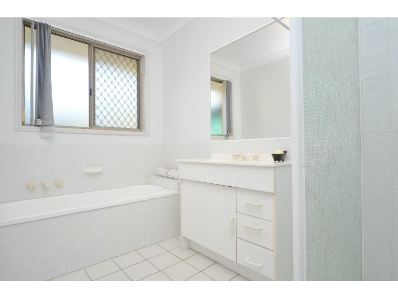 2/3 Riccarton Place, Labrador QLD 4215