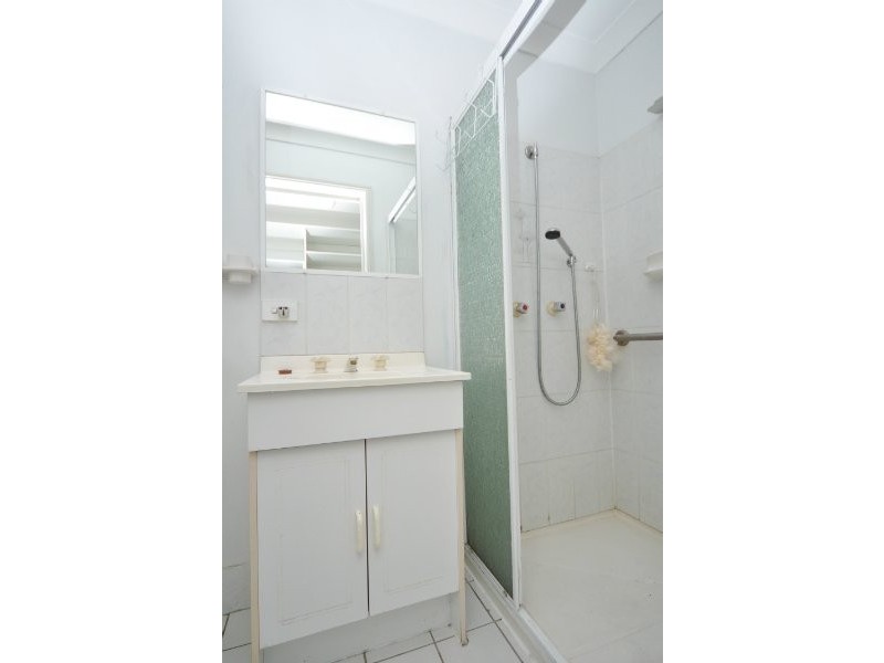 2/3 Riccarton Place, Labrador QLD 4215