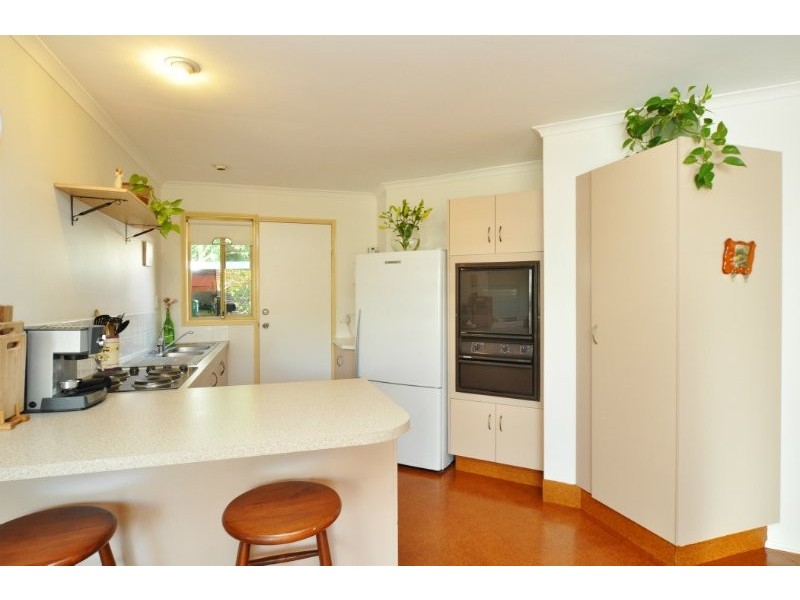 2/18 Stephanie Court, Labrador QLD 4215