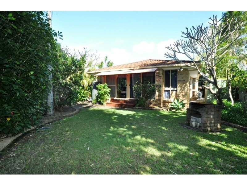 2/18 Stephanie Court, Labrador QLD 4215