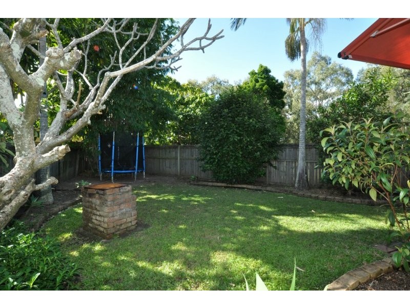 2/18 Stephanie Court, Labrador QLD 4215