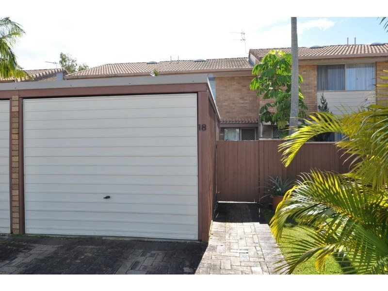 18/81 Olsen Avenue, Labrador QLD 4215