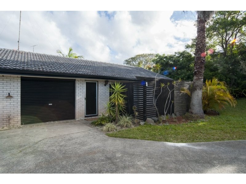 1/4 Ellen Street, Southport QLD 4215