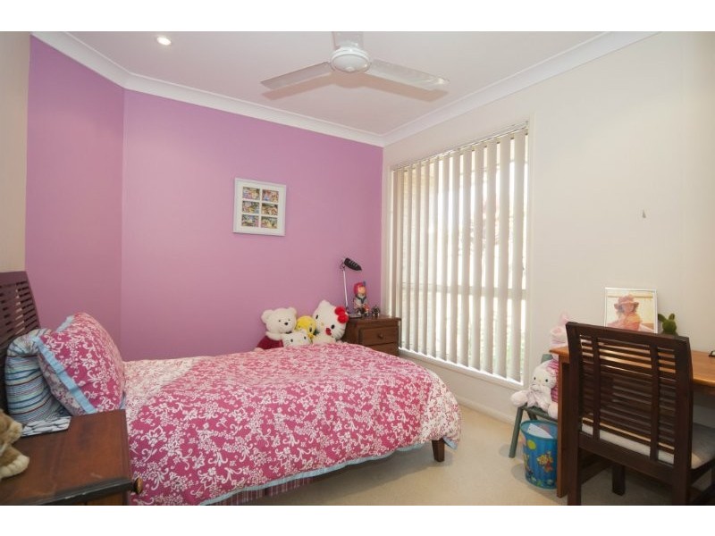 5 Equador Court, Pacific Pines QLD 4211