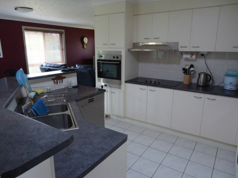 50 Allied Drive, Arundel QLD 4214