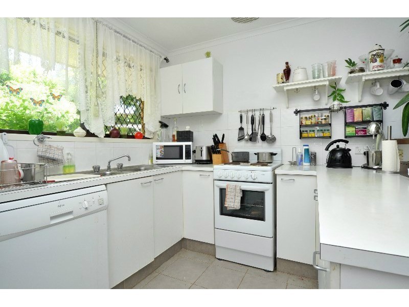 8/11 Hoya Court, Labrador QLD 4215