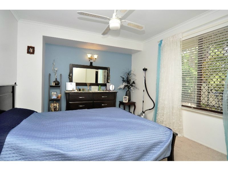 8/11 Hoya Court, Labrador QLD 4215